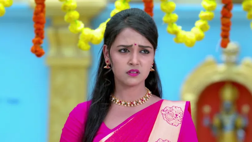Aarati gets furious at Amulya for deceiving her - Gattimela