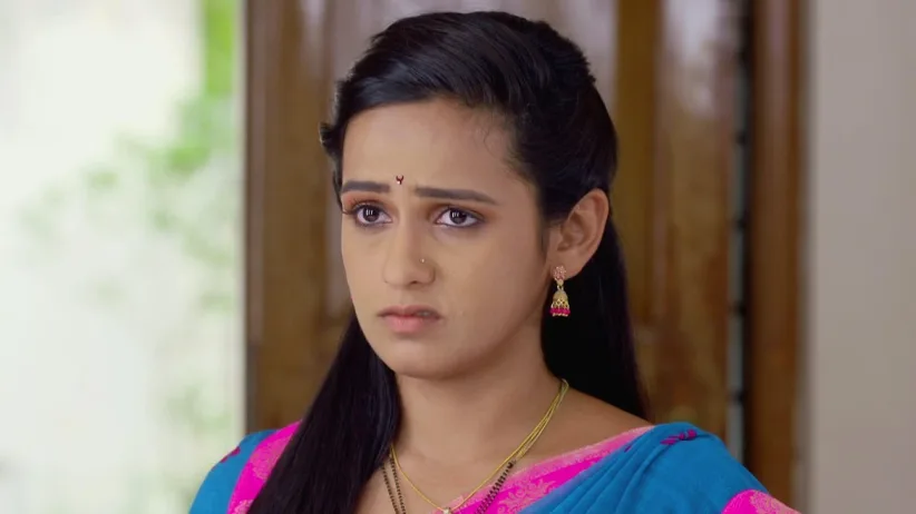 Taisaheb throws Bhaiyya and Jayashree out of the house - Lagira Zhala Jee