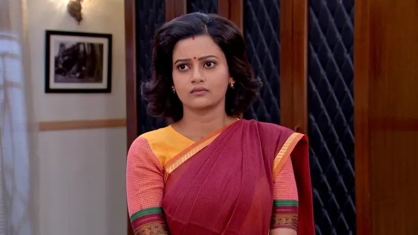 Samar attempts to resolve Rishi and Bokul's suspicion on him - Bokul Katha