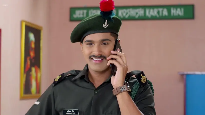 Ajinkya feels suspicious about missing the army uniforms - Lagira Zhala Jee