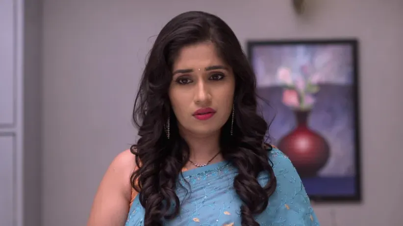 Vikrant sends a letter to Isha - Tula Pahate Re