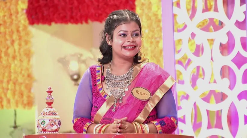 The top-scoring contestant gets rewarded with a gift hamper-Memsaab No. 1