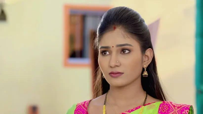 Taisaheb whips Bhaiyya to make him confess the truth - Lagira Zhala Jee