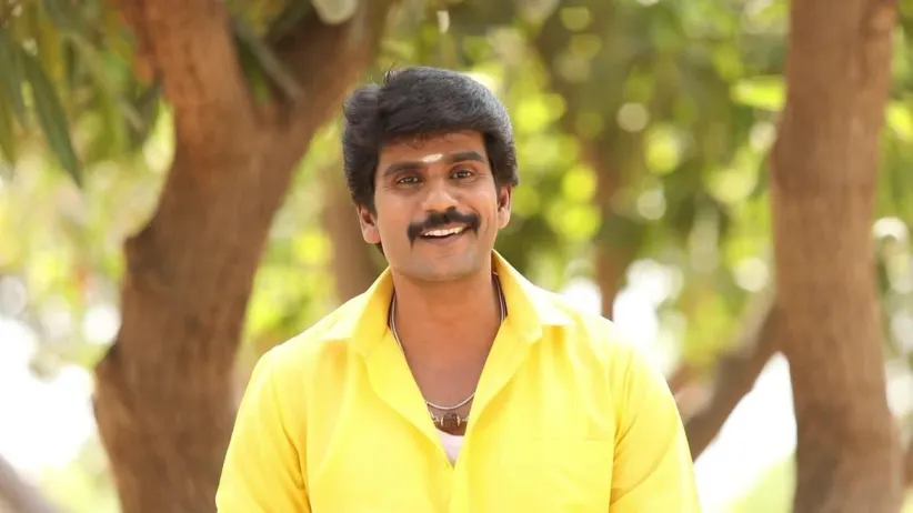 Vennila gets happy looking at the anklet! - Yaaradi Nee Mohini Highlights