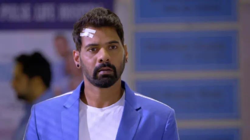 Abhi is on the lookout for Pragya- Kumkum Bhagya