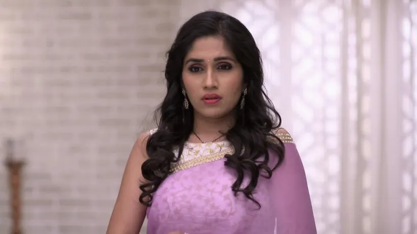 Jhende tries to prove that Jaydeep is incompetent to handle the business-Tula Pahate Re