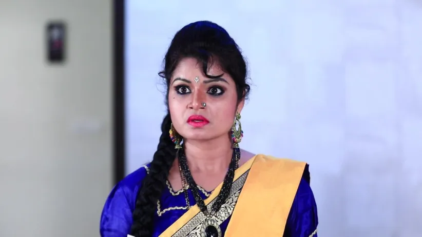 Shiv Sevaka comes to Amrita's aid - Naagini