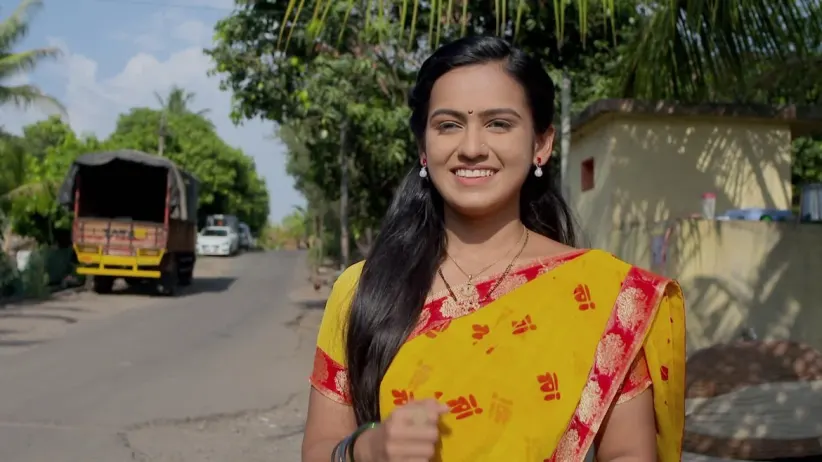 Sheetal goes to her maiden home for childbirth-Lagira Zhala Jee