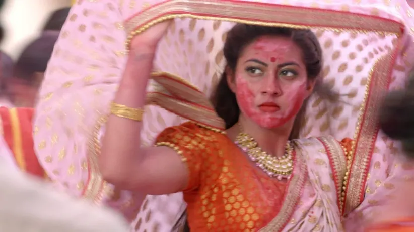 Kalyani runs away from home to save Anupriya - Tujhse Hai Raabta Highlights