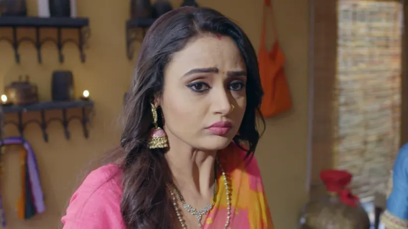 Vaidehi takes Pandit’s help to find Chitra’s soul - Main Bhi Ardhangini Highlights