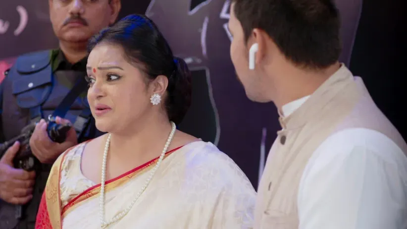 Pragya decides to kill the CM- Kumkum Bhagya Highlights