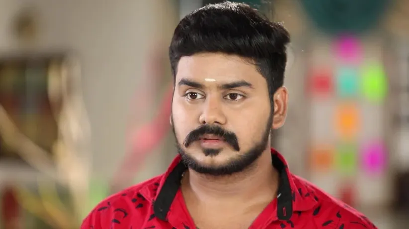 Muthurasan Slaps Swetha for Kissing Him