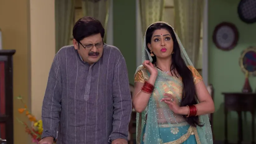 Tiwari and Vibhuti get injured - Bhabi Ji Ghar Par Hai Highlights