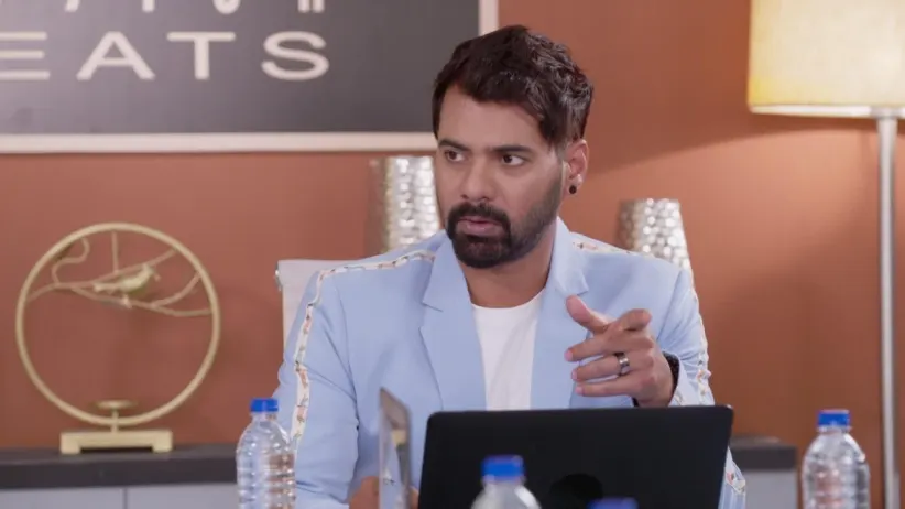 Abhi learns that Pragya attended his company event-Kumkum Bhagya