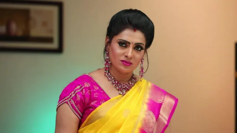 Akhilandeshwari finds the culprit - Sembaruthi