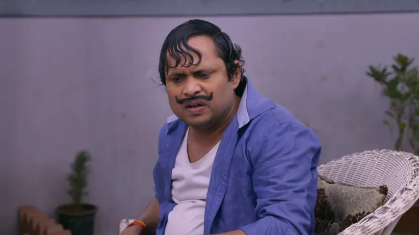Everybody learns about Rajesh’s participation in the play-Happu Ki Ultan Paltan