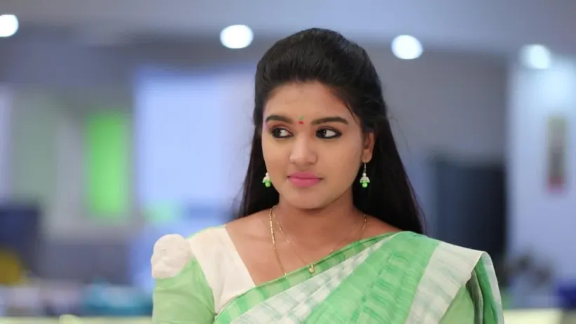 Adithya finds out about the CCTV cameras - Sembaruthi