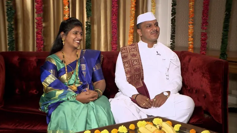 Smitha Tai prepares ‘kaala ghevda aamti’ and ‘ghunt' - Aamhi Saare Khavayye