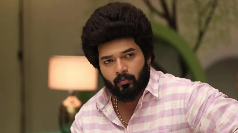 Adithya wants Parvathy to perform the 'puja' secretly - Sembaruthi