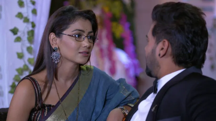 Abhi misses Pragya's love - Kumkum Bhagya Highlights
