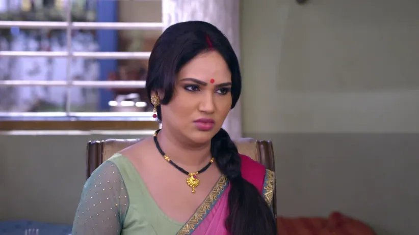 Happu learns that Rajesh hit the commissioner with Karishma’s car - Happu Ki Ultan Paltan