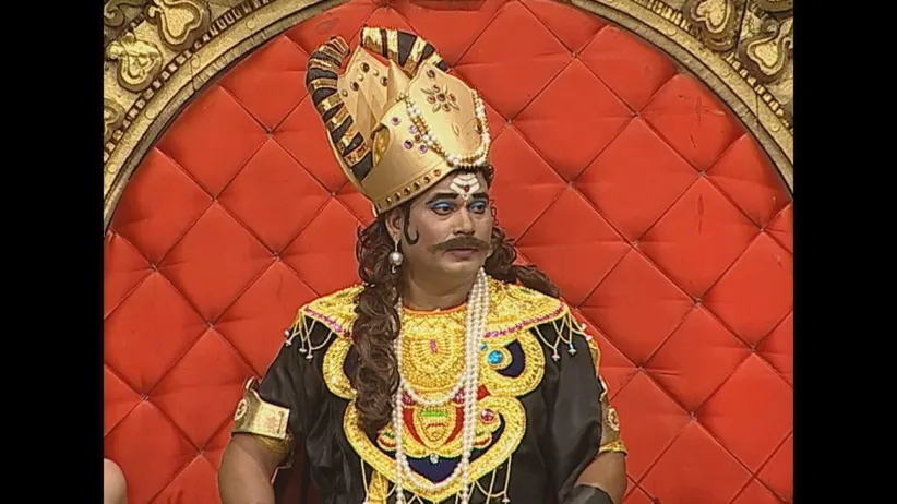 Jamaraj orders a singer named Laltu to sing only classic songs - Jamapuri Re Mr.Nonsense
