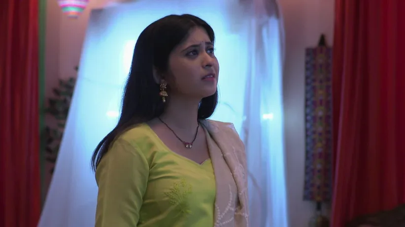 Isha's Dilemma - Tula Pahate Re