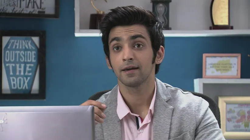 Suresh fails at expressing his feelings right due to being intoxicated - Kumkum Bhagya
