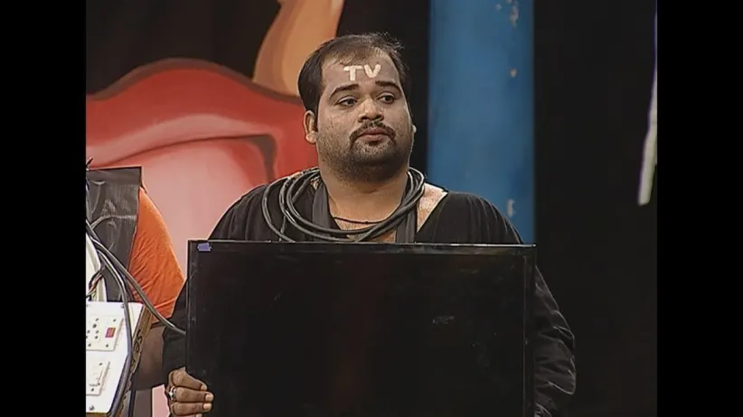 Jamaraj punishes a cricket player for scamming a lot of people - Jamapuri Re Mr.Nonsense