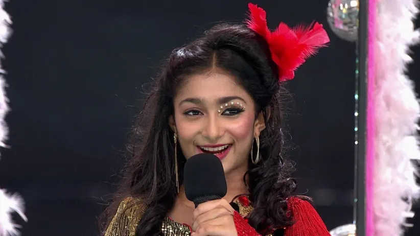 Karisma Kapoor takes the stage with Bosco and Mansi - Dance India Dance - Battle of Champions