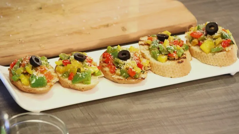 Episode 4 - Chef Pranav cooks herb cheese tortillas and bruschetta- Khane Bhi Do Yaaron