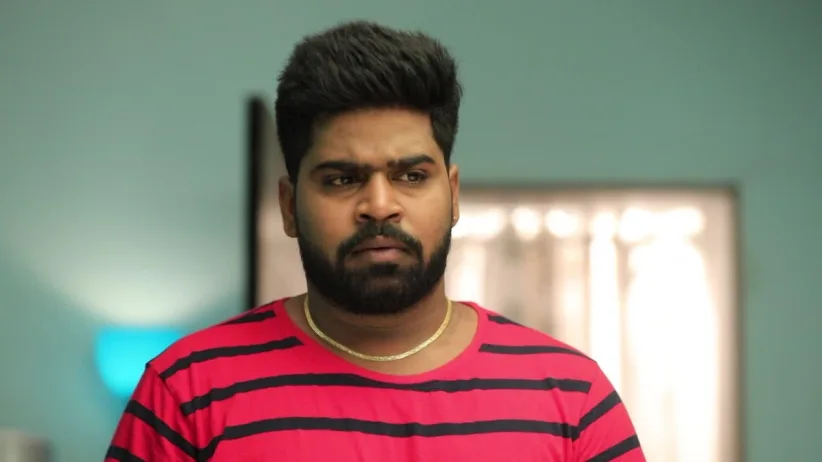 Akhilandeshwari to spot Adithya and Parvathy in the kitchen - Sembaruthi