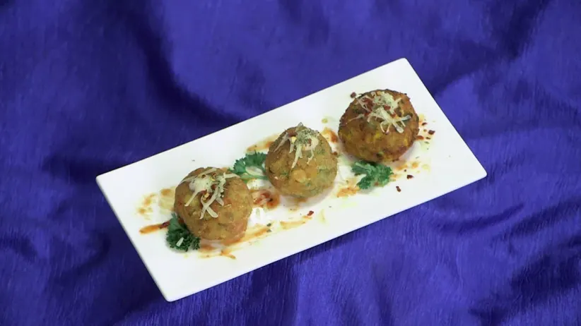 Deepali Tai Shende prepares 'Corn Cheese Balls' - Aamhi Saare Khavayye