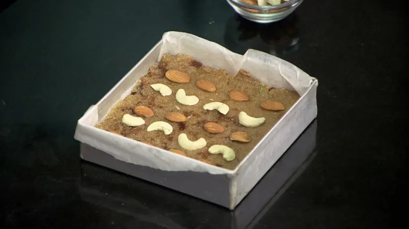 Prasad Pathak prepares 'Poliche Balls' - Aamhi Saare Khavayye