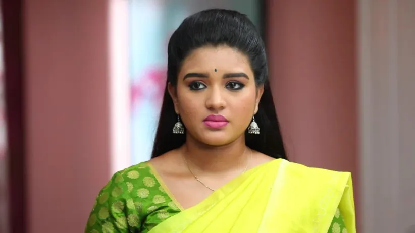 Parvathy talks to Adithya - Sembaruthi