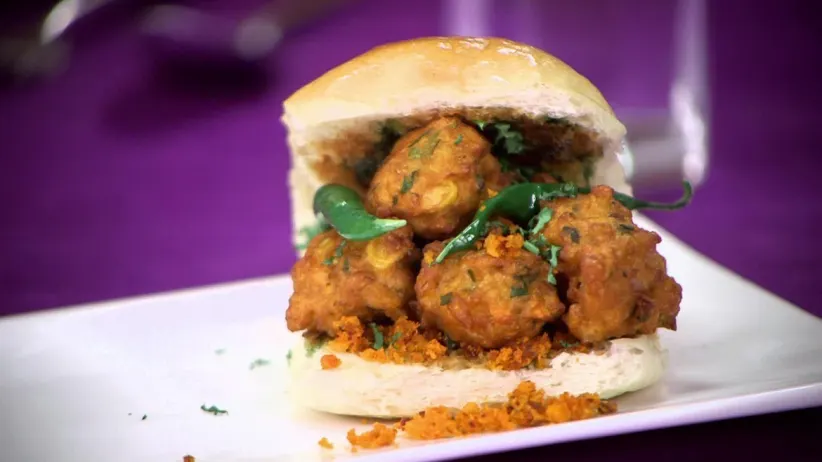 Chef Devwrat's 'Veg Corn Pakoda Pav' - Aamhi Saare Khavayye