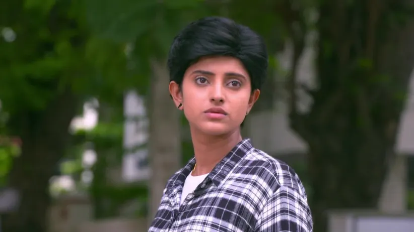 Sathya Questions the School Authorities - Sathya