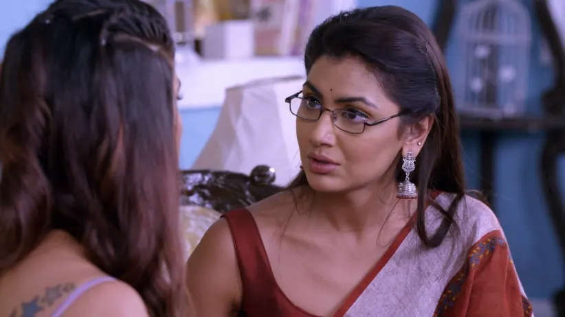 Shahana confronts Rhea - Kumkum Bhagya