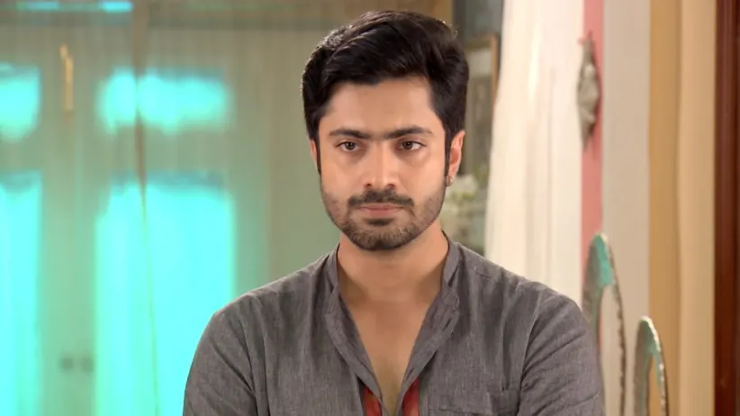 Vicky to steal the sleeping pills - Trinayani
