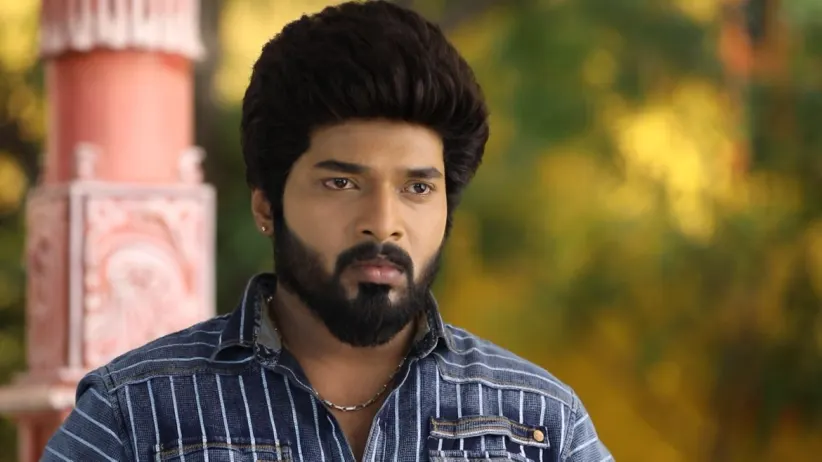 Adithya slaps Parvathy - Sembaruthi