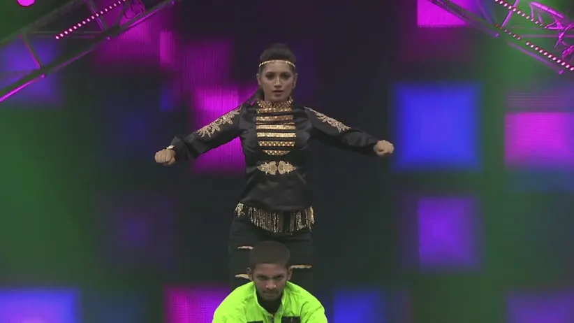 Performance of the Week - Dance Karnataka Dance Family War - Season 2