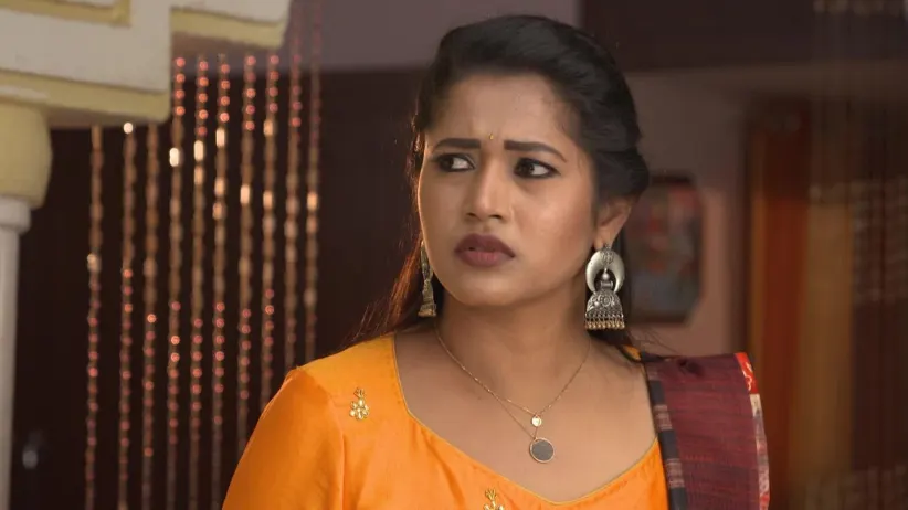 The purohit asks Surya to stay away from sister's marriage – Suryakantham Highlights