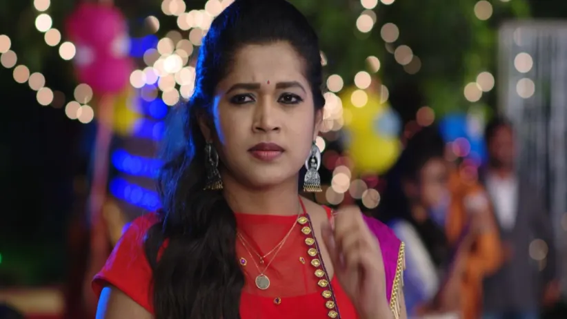 Pramila consumes alcohol - Suryakantham