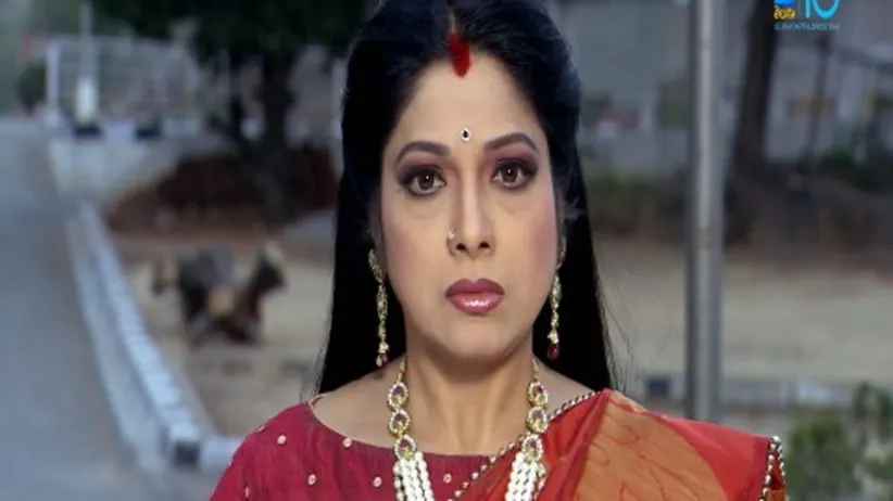 Akhilandeswari imposes punishment on Mahendra - Muddha Mandaram