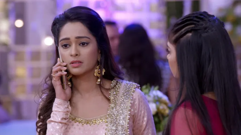 Prachi calls up Pragya for help - Kumkum Bhagya Highlights