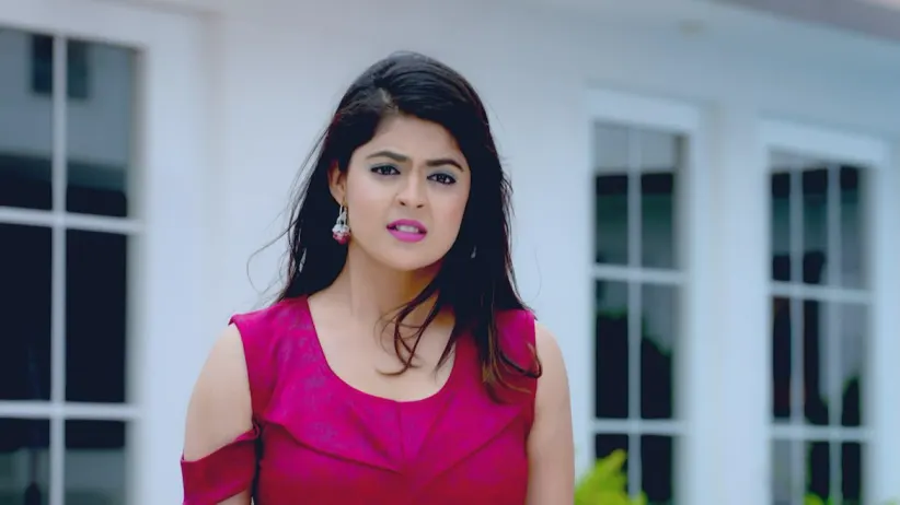 Akhila to Know about the Demo Wedding? - Paaru