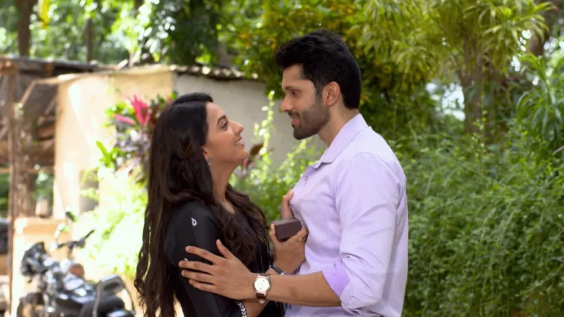 Sulabha's invitation for 'Manglagaur' - Agga Bai Sasubai