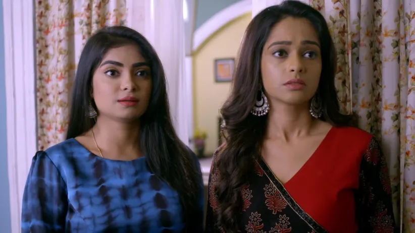 Prachi tells Pragya about participating in fashion show - Kumkum Bhagya Highlights