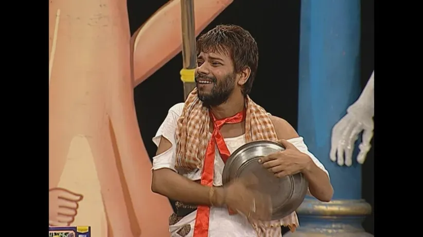 Jamaraj punishes a beggar - Jamapuri Re Mr.Nonsense