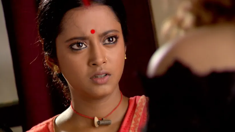 Nayan drinks the spiked sherbet – Trinayani